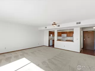 Photo #2: 1029884 Listing