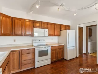Photo #3: 1029884 Listing