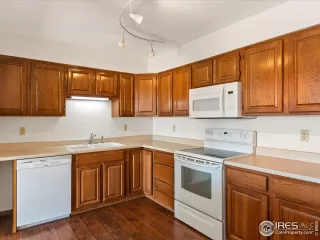 Photo #4: 1029884 Listing