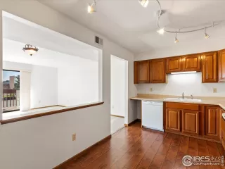 Photo #5: 1029884 Listing