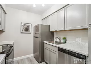 Photo #6: 1029999 Listing