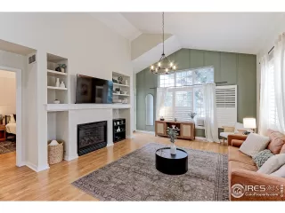 Photo #4: 1030014 Listing