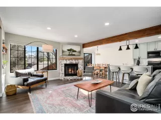 Photo #4: 1030141 Listing