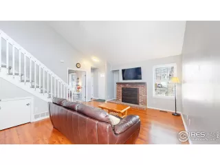 Photo #4: 1030185 Listing