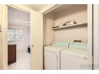 Photo #6: 1030340 Listing