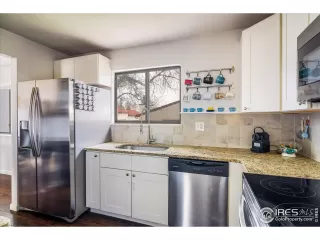 Photo #6: 1032235 Listing