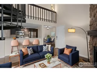 Photo #5: 1032292 Listing