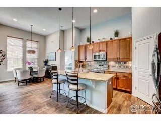 Photo #5: 1032629 Listing