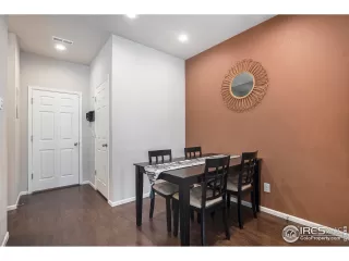 Photo #6: 1032694 Listing