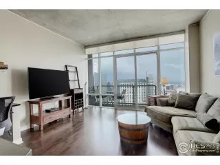 Photo #2: 1032792 Listing