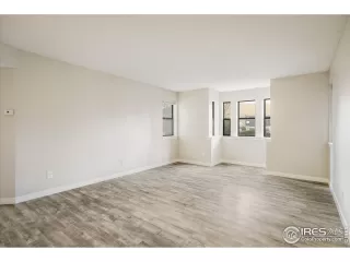 Photo #6: 1032804 Listing