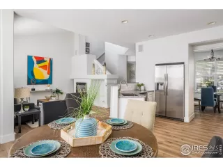 Photo #6: 1032839 Listing