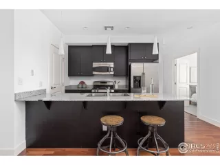 Photo #3: 1033039 Listing