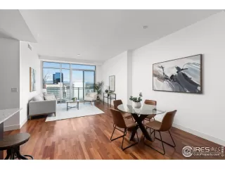 Photo #4: 1033039 Listing