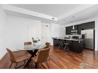 Photo #5: 1033039 Listing