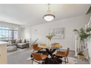 Photo #6: 1033595 Listing