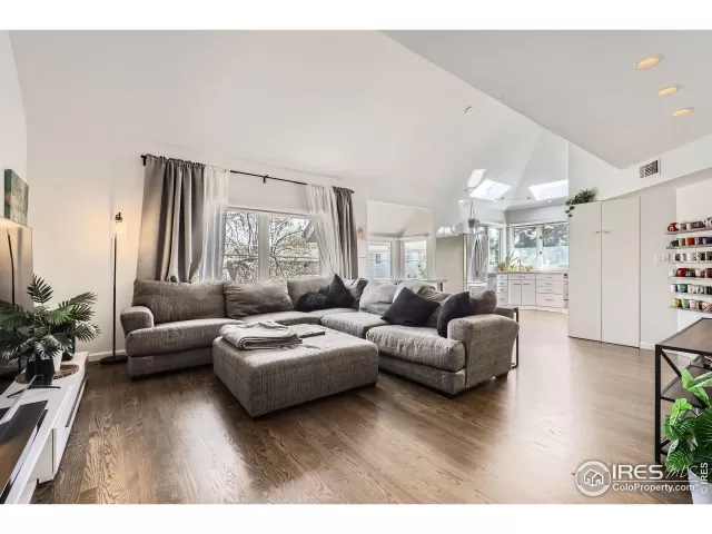 MLS: 1033696 Condo For Sale