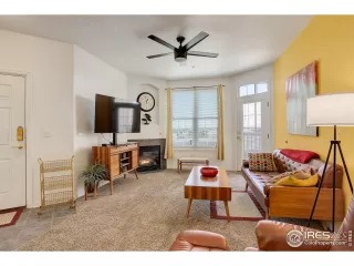 Photo #2: 1033978 Listing