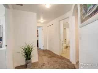 Photo #6: 1033978 Listing