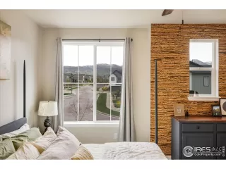 Photo #5: 1034023 Listing