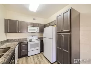 Photo #2: 1034198 Listing
