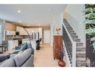 Photo #4: 1035852 Listing