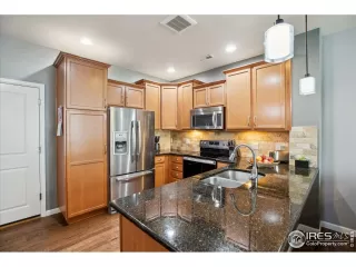 Photo #4: 1035965 Listing