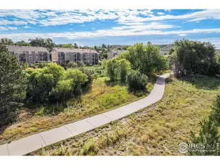 Photo #2: 1036569 Listing