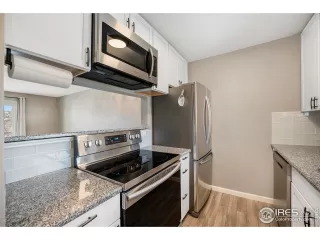 Photo #4: 1036569 Listing