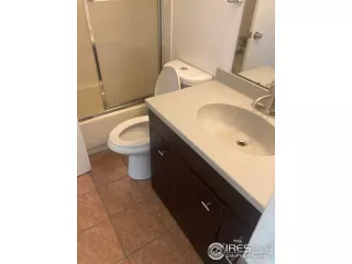 Photo #4: 1037665 Listing