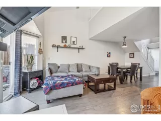 Photo #6: 1037713 Listing