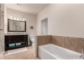 Photo #5: 1037900 Listing 