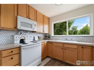 Photo #5: 1038159 Listing 