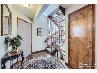 Photo #5: 1038210 Listing