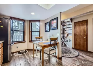 Photo #6: 1038210 Listing