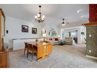 Photo #4: 1038245 Listing