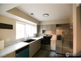 Photo #4: 1038253 Listing