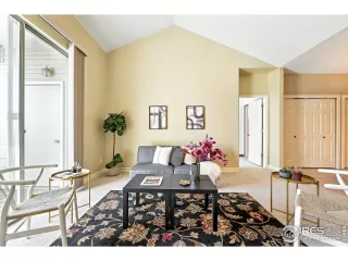 Photo #2: 1038294 Listing