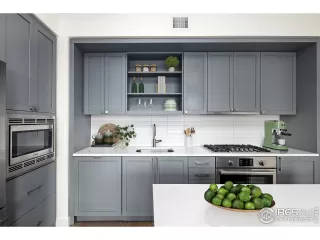 Photo #2: 1038302 Listing