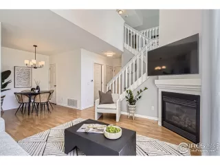 Photo #4: 1038377 Listing