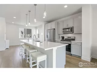 Photo #4: 1038540 Listing