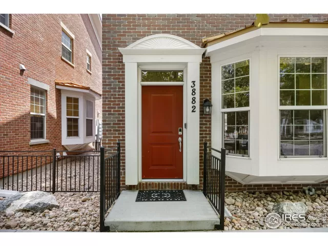 MLS: 1038548 Condo For Sale