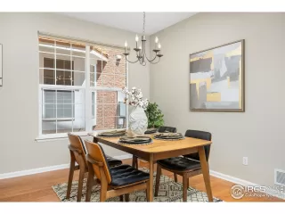 Photo #4: 1038548 Listing