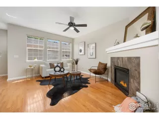 Photo #5: 1038548 Listing