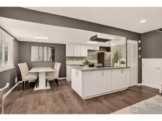Photo #2: 1038657 Listing
