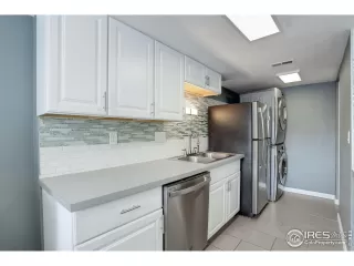 Photo #6: 1038657 Listing