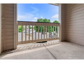 Photo #6: 1039413 Listing