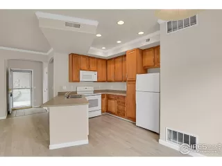 Photo #5: 1039587 Listing