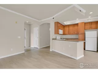 Photo #6: 1039587 Listing