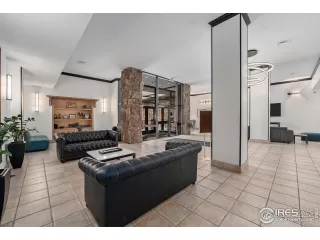 Photo #2: 1039618 Listing